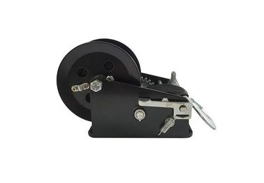 Chiny CE Approved 2500 Lb Manual Winch, Black Strap Small Hand Crank Winch dostawca